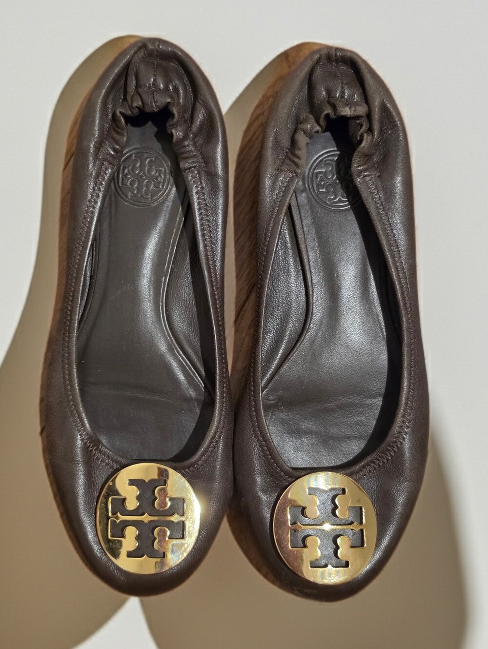 Tory Burch Reva Travel Ballet Flats Brown Leather Gold Logo Size 8 / 8.5
